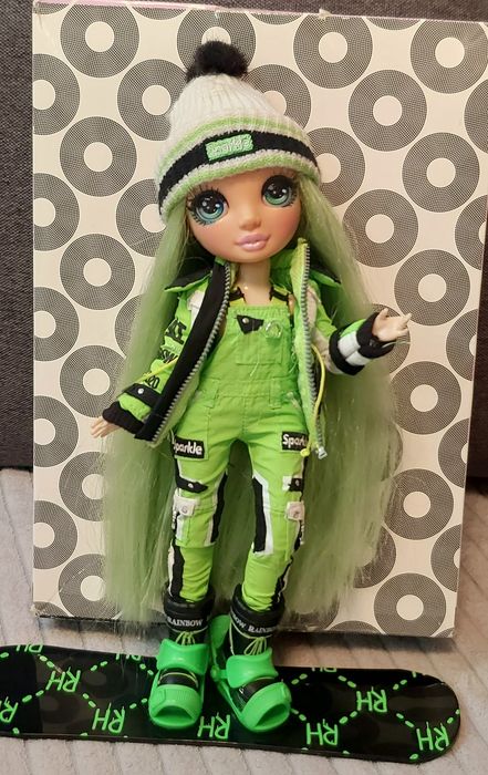 Лялька Rainbow High  Рейнбоу хай Jade Hunter Green Джейд Хантер Зимова
