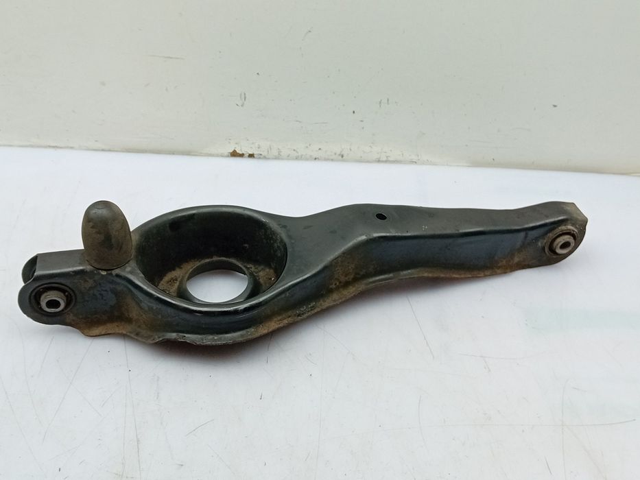 Braço de suspensão trás esquerdo MAZDA 3 (BK)