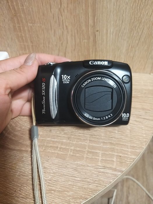 Фотоаппарат  Canon six 120 is