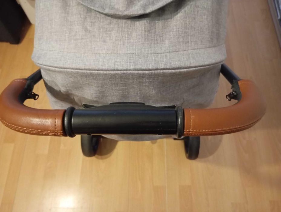 Spacerówka Kinderkraft +osłona na nóżki i przeciwdeszczowa