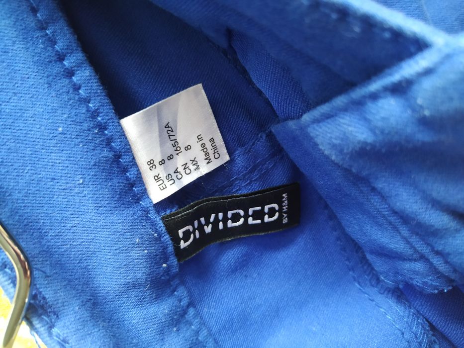 Niebieska mini spódniczka, dopasowana 36, h&m