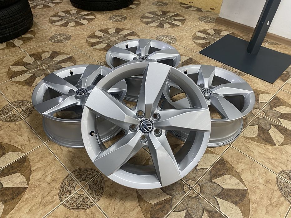 Диски R17 , 5/100 , ET 39 , 6.5J*17H2 , 2GM601025A