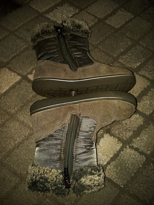 Kozaczki dla dziewczynki rozm. 24 Primigi