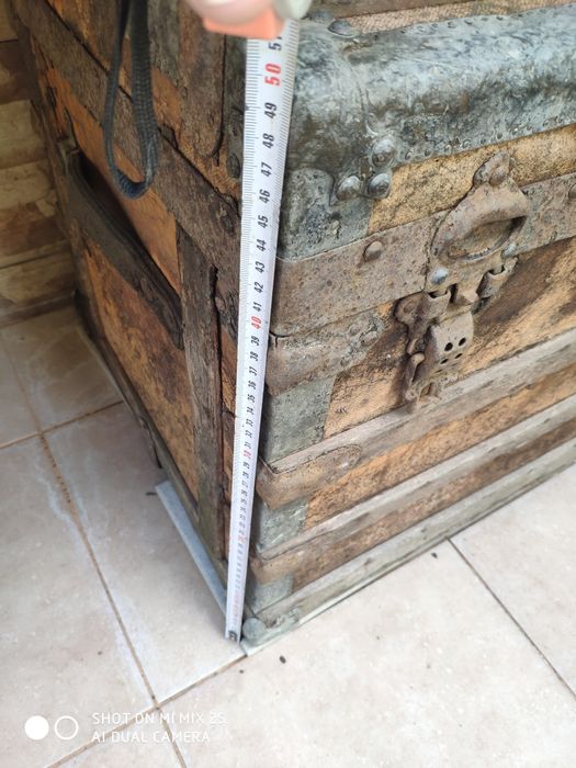 Mala antiga em bom estado de conservação