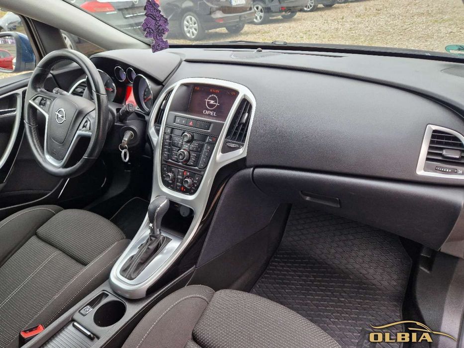 Opel Astra Xenon, Nawigacja, Hak
