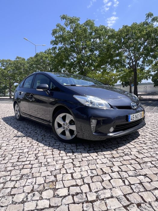 Toyota Prius 1.8 Luxury + GPL
