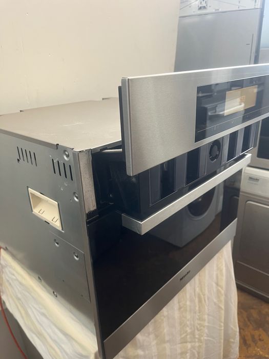 Piekarnik konwekcyjno-parowy Miele DGC 5080 XL z gwarancją