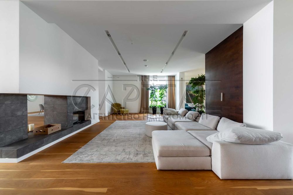 Ексклюзивна  VIP Резиденція свій парк, озеро, Обухівський район