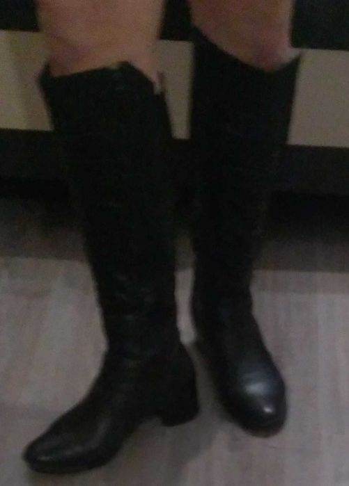 Зимние кожаные высокие сапоги Размер 36 Состояние лёгкое б/у