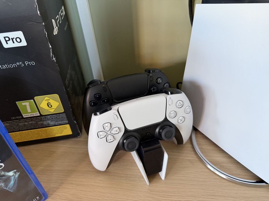 Konsola PlayStation 5 Pro 2tb Duży zestaw 2x pad Napęd Ładowarka Gra