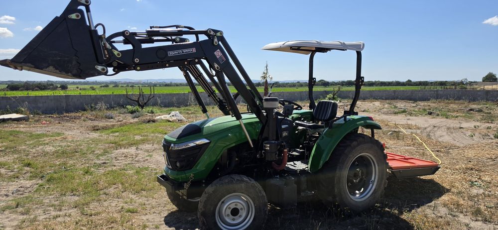 Vendo Trator 40cv com 10h de trabalho