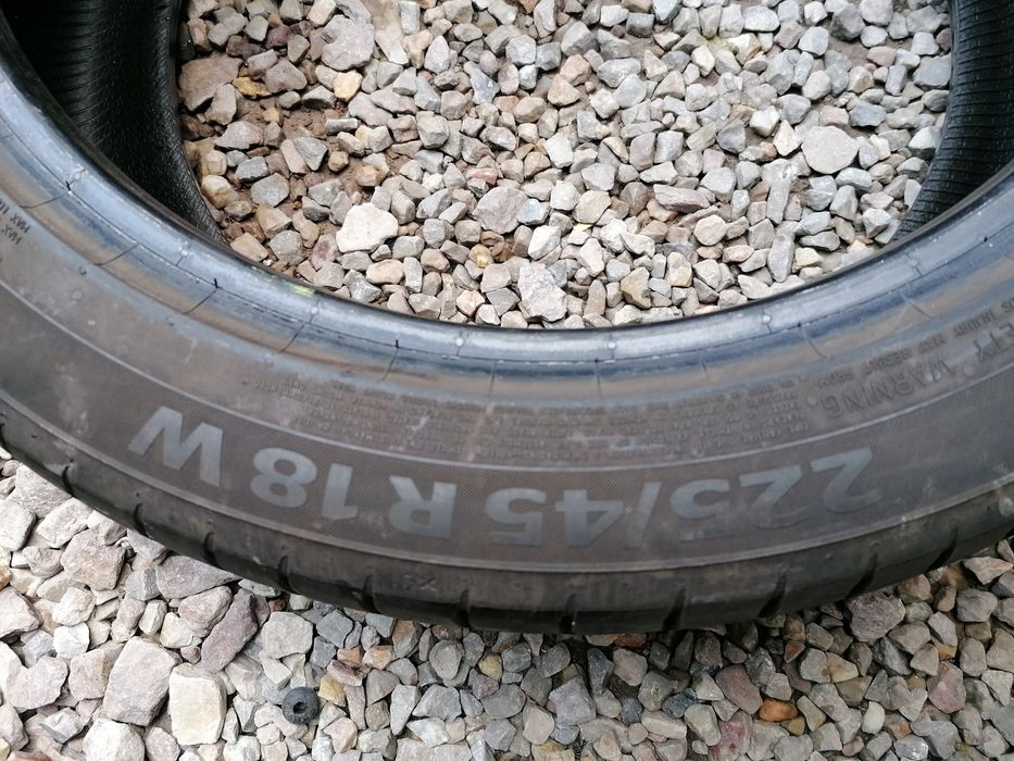 225/45/18 Continental