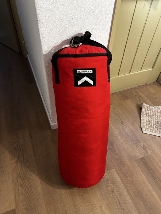Saco de Boxe Outshock com Suporte – bom Estado