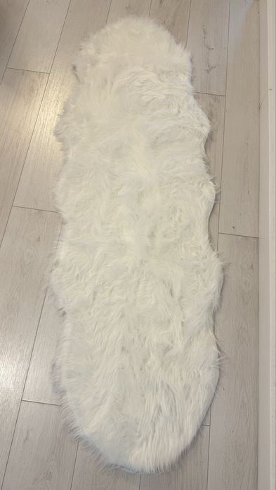 Miekki, puszysty biały dywanik ze sztucznego futra Jak nowy
