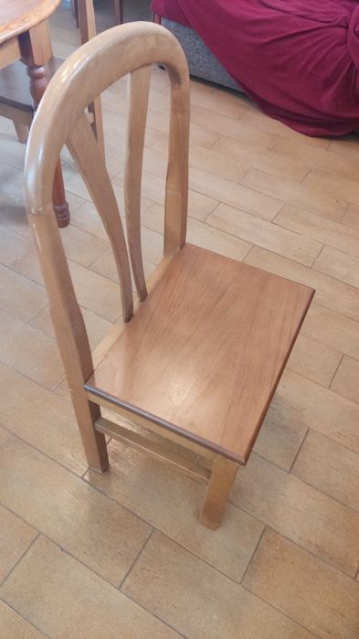 Vendo conjunto de mesa e 4 cadeiras