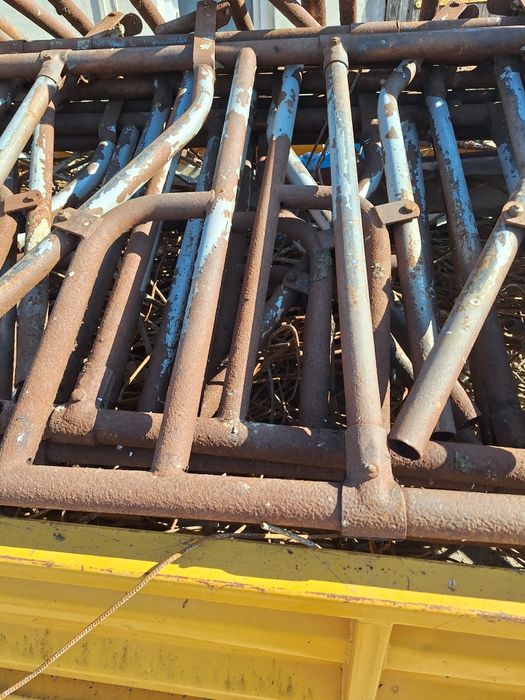 Sprzedam drabiny  zatszaskowe na  33 sztuki