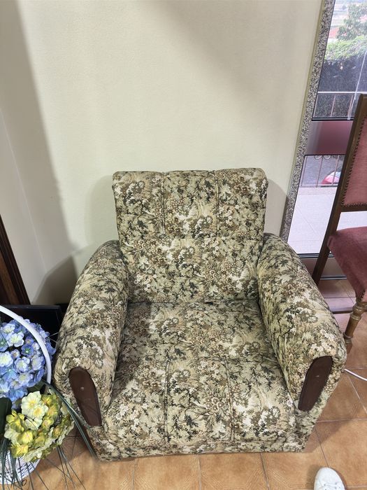 Sala completa pouco usada