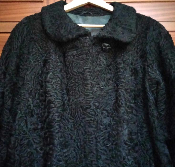 Casaco Longo em Pele de Ovelha Karakul (Astrakan) - L/XL