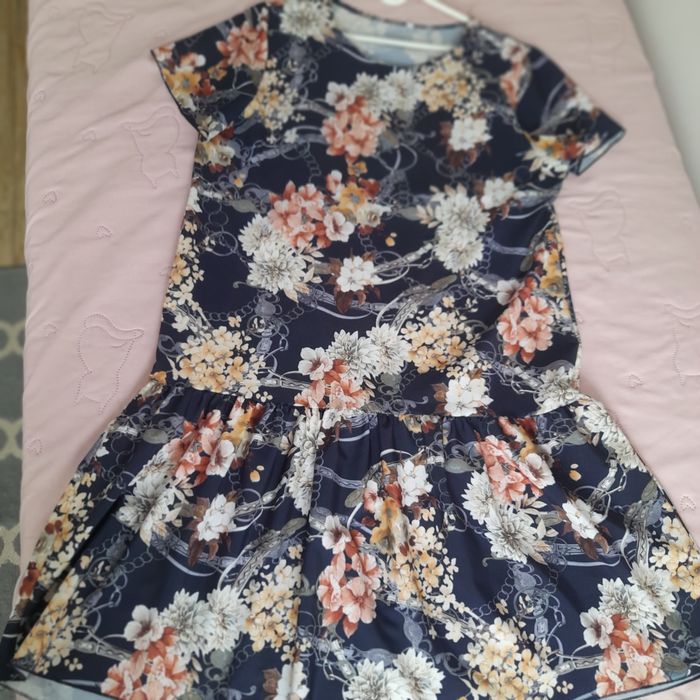 Sukienka w kwiaty rozm 44