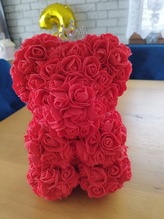 Miś z różyczek piankowych