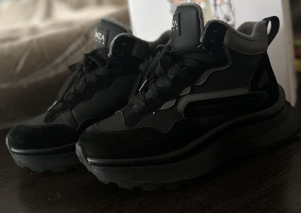 Кросівки утеплені жіночі