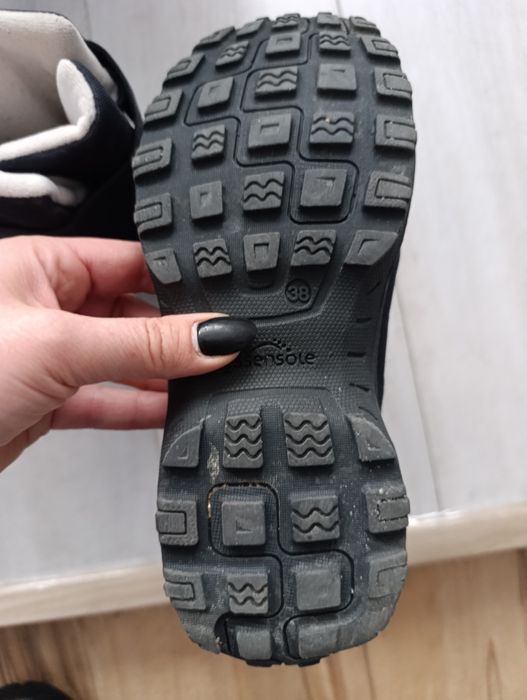 Śniegowce Decathlon czarne długość wkładki 24 cm.