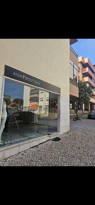 Loja para Arrendamento em Oeiras 800€/Mês
