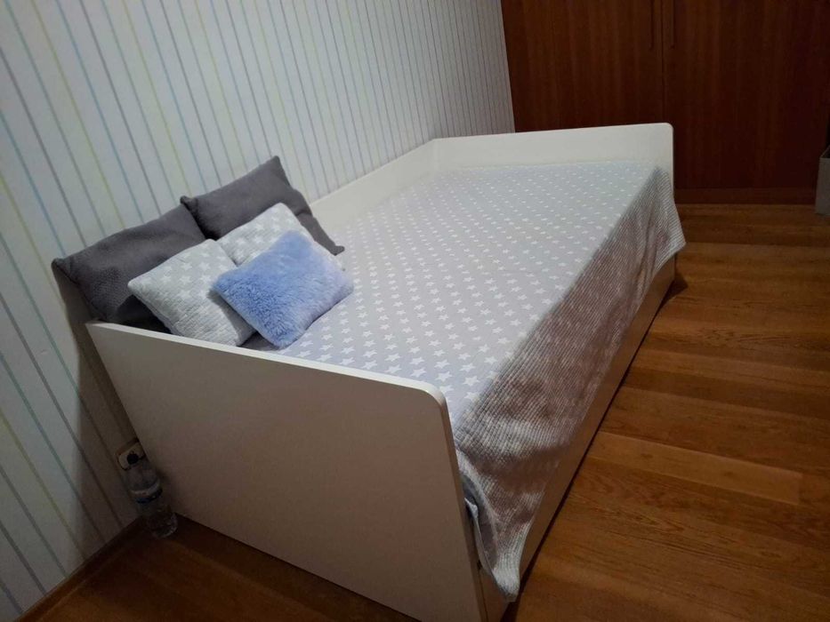 Cama dupla de solteiro com colchão