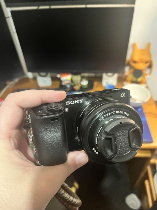 Camara sony a6000 + lente 16-50 + acessorios