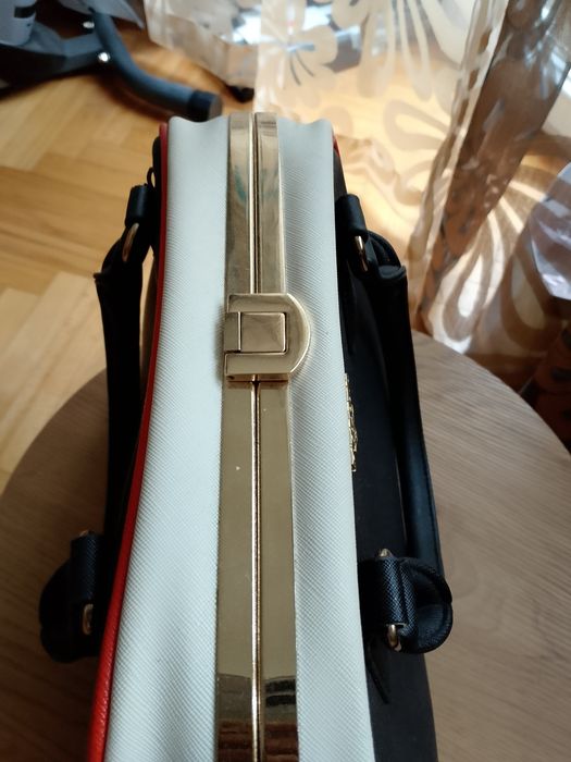 Używana torba na dokumenty Prada