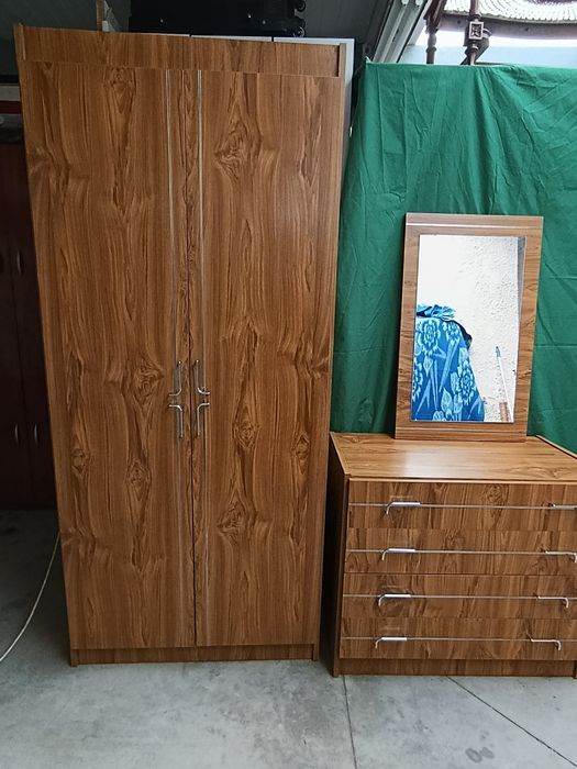 Guarda fatos,comanda espelho