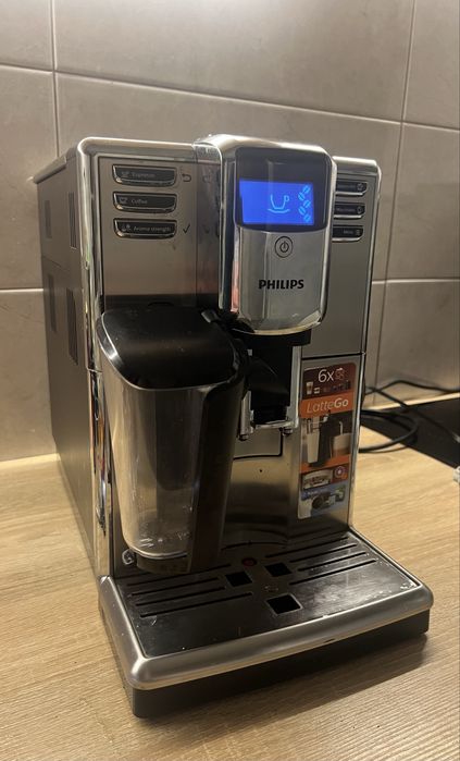 Кавомашина Philips EP5335 автоматична з дисплеєм