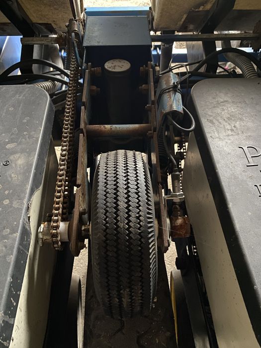 Kinze 2000 Precision Planting vSet 2