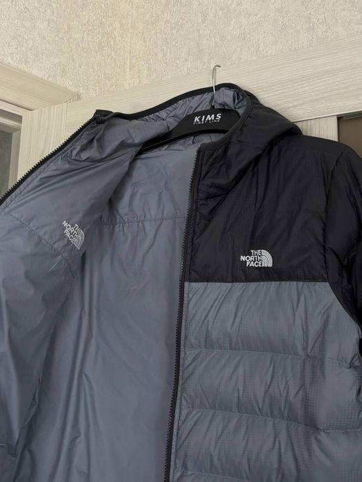 The north face 550 двосторонній мікропуховик/куртка, розмір м