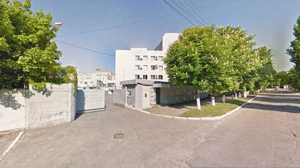 Окремо розташована офісно-складська будівля 4920 м²
