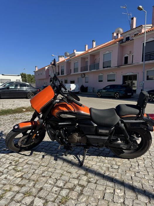 Mota UM Renegate  125cc - 11.275 km