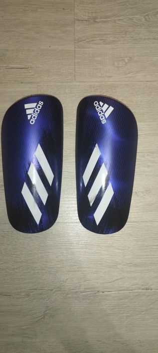 футбольні щітки Adidas