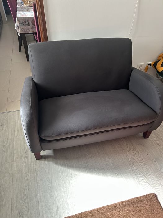 Sofá restaurado como novo