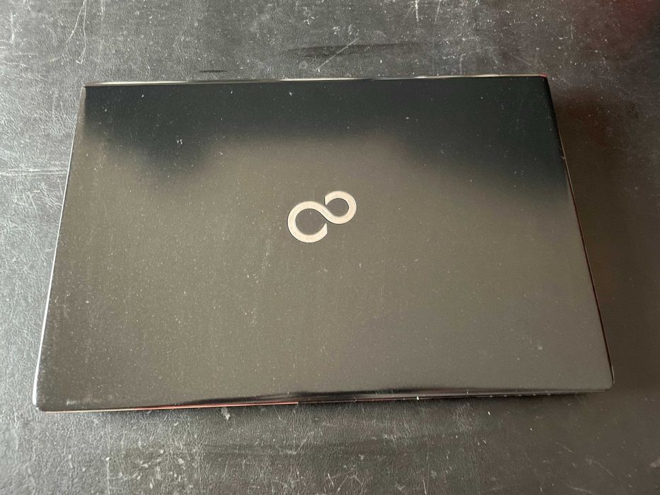 Laptop Fujitsu LIFEBOOK S936 dotyk+akcesoria stacja dokująca ładowarki