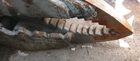 Szczypce hydrauliczne do złomu