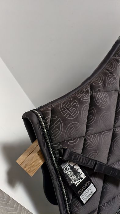 Czaprak skokowy Eskadron emblem Velvet deepgrey Full Vs