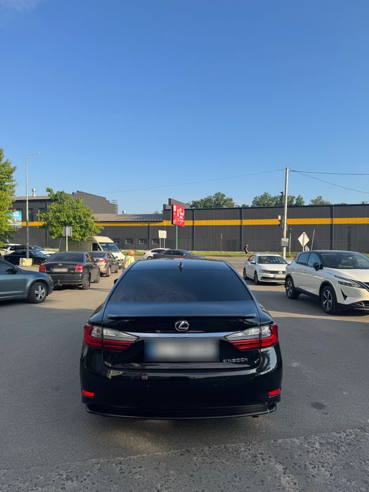 Здам в оренду Lexus ES300h 2016 року— гібрид на газу!