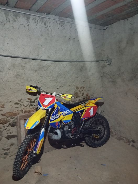 Vendo ou troco Suzuki rmz 250