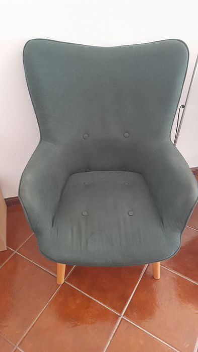 Promoção:  2 Cadeirões usados: antes €60, agora: €40; 1 Cadeirão: antes €35, agora €20