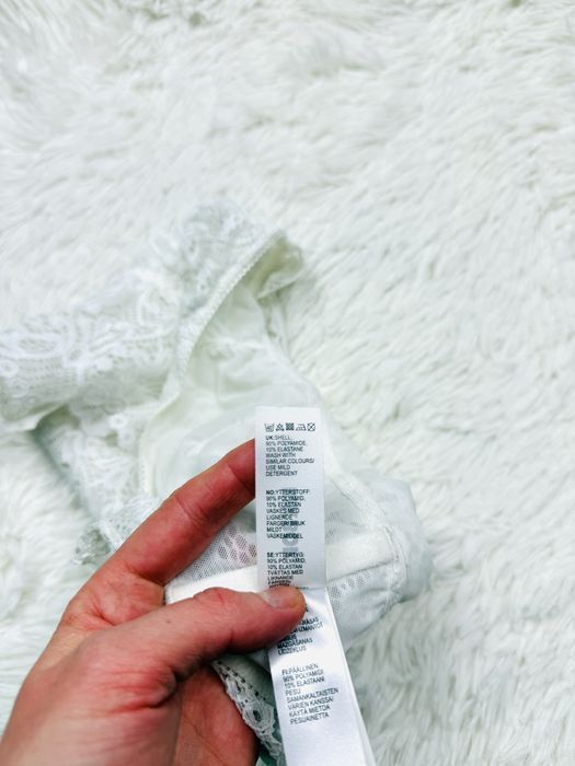 Biustonosz miękki koronka XS 34 biały