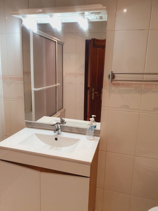 Alugo quarto individual com contrato
