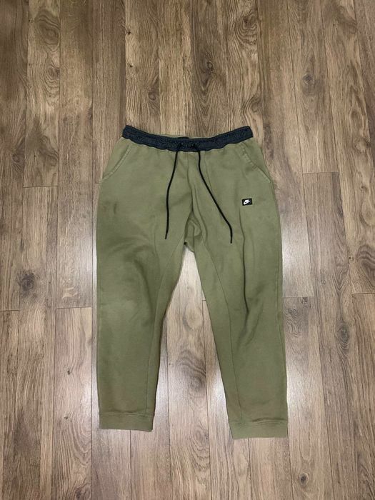 Спортивні штани Nike modern