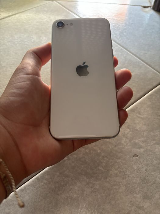 Iphone SE 2020 praticamente novo
