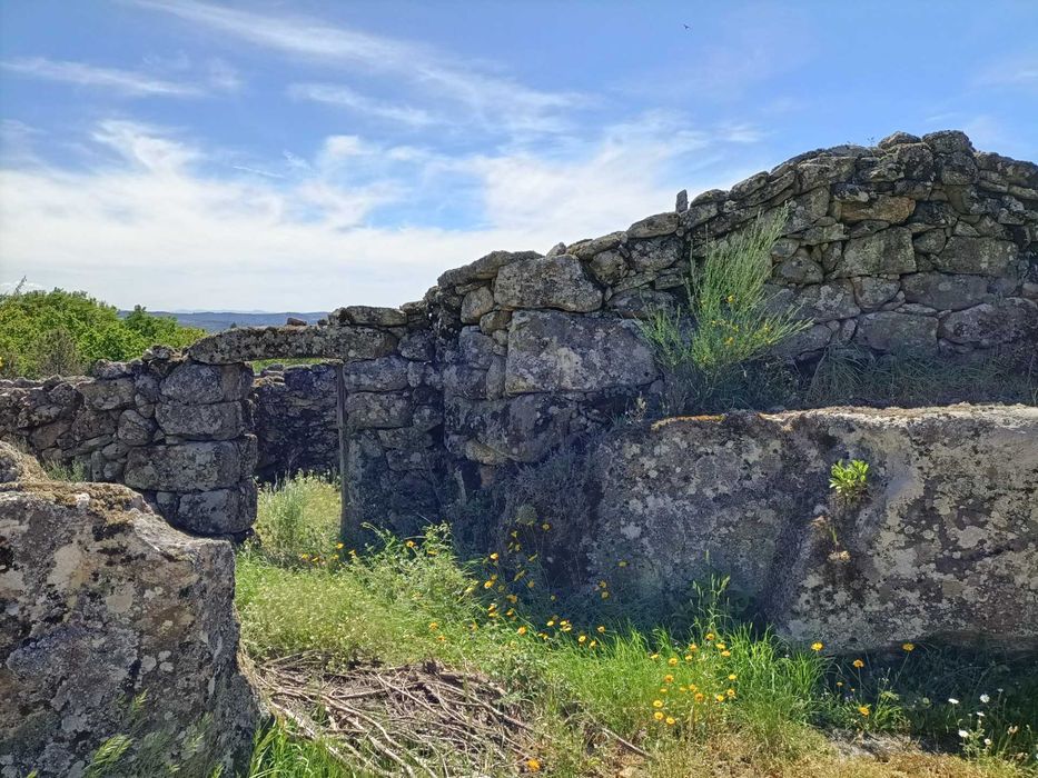 Ruina em pedra granito