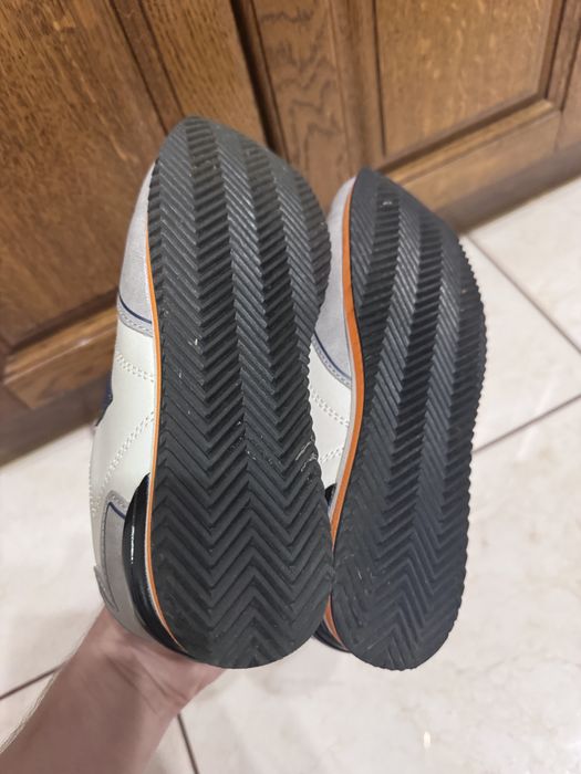 Жіночі кросівки Guess